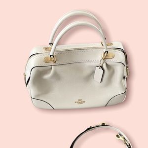 🌸 Coach Pebble Lane Satchel. All offers entertained.